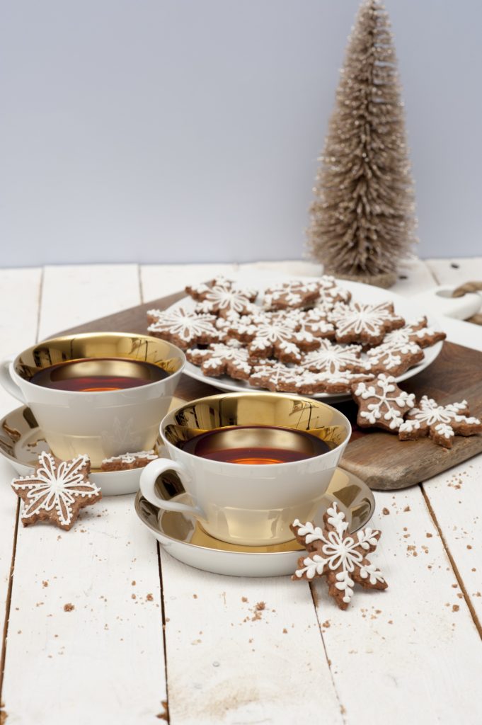 Festliche Weihnachten mit Lebkuchen und Arzberg Porzellan Kunstvolles Keksdesign mit Royal Icing