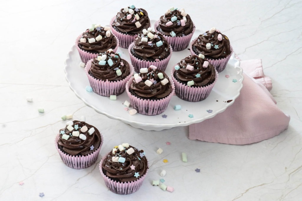 Das schnellste Cupcake Rezept der Welt für Schoko Cupcakes Nicht nur für Mädchen ein Traum: Schoko Cupcakes