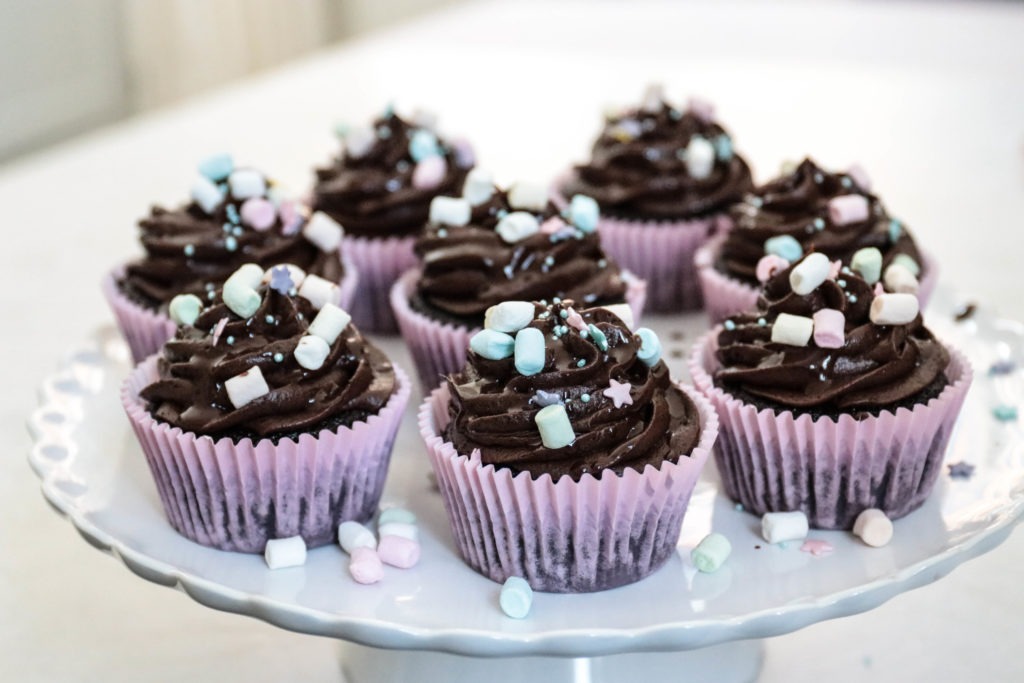 Das schnellste Cupcake Rezept der Welt für Schoko Cupcakes Das schnellste Cupcake Rezept der Welt für Schoko Cupcakes