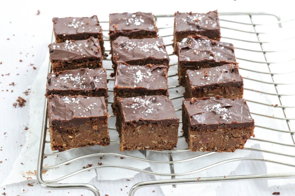 Rezept für Süßkartoffel Brownies, vegan und zuckerfrei backen Rezept für Süßkartoffel Brownies, vegan und zuckerfrei backen