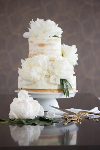 Rezept Hochzeitstorte - Semi Naked Cake mit Pfingstrosen