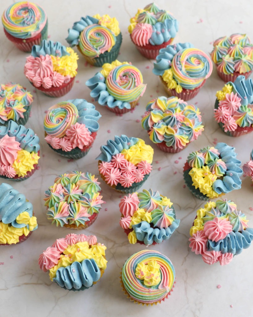 Regenbogen Mini Cupcakes für Kindergeburtstag - Mein Keksdesign