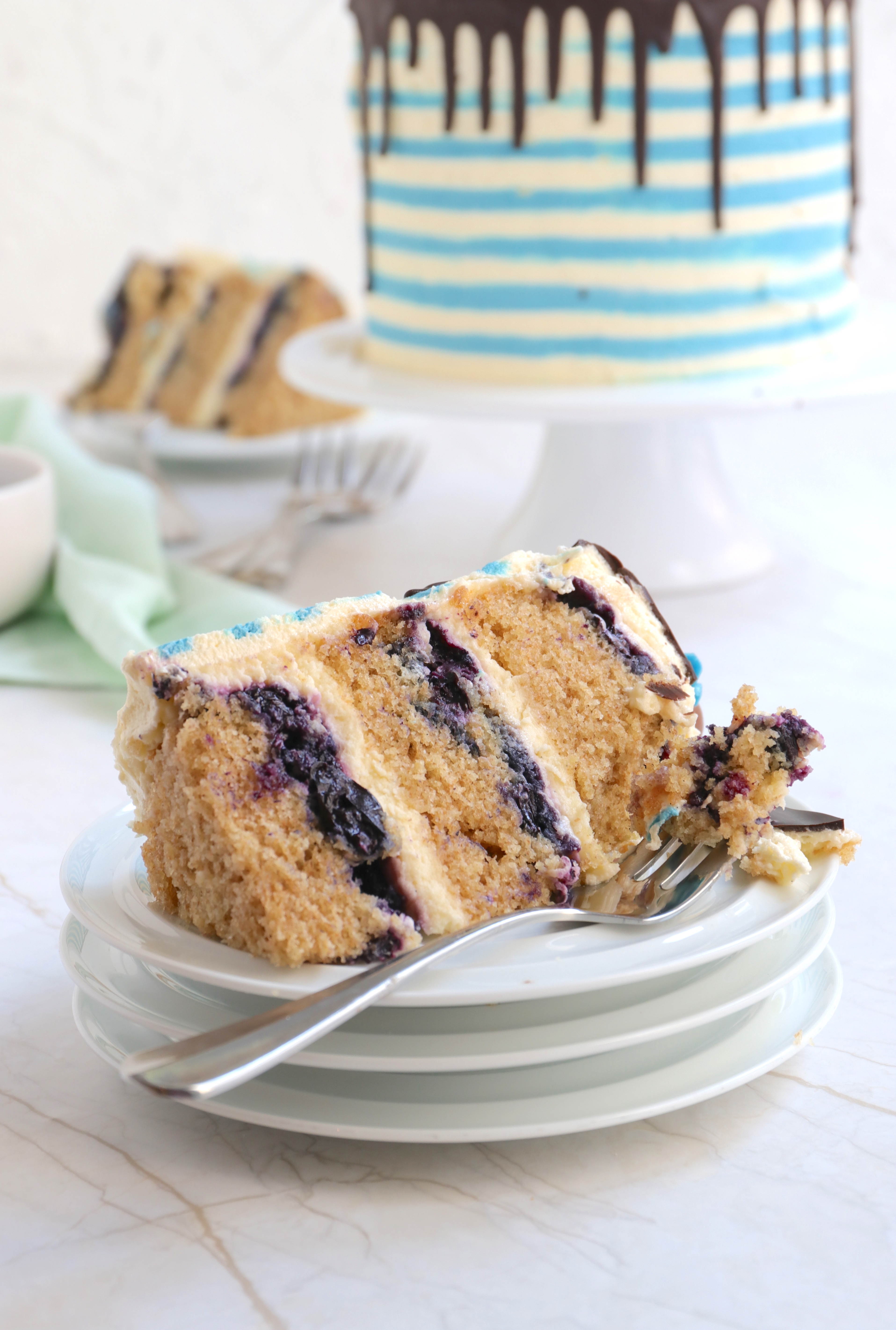 Torten Trend Streifentorte, Striped Drip Cake mit Buttercreme