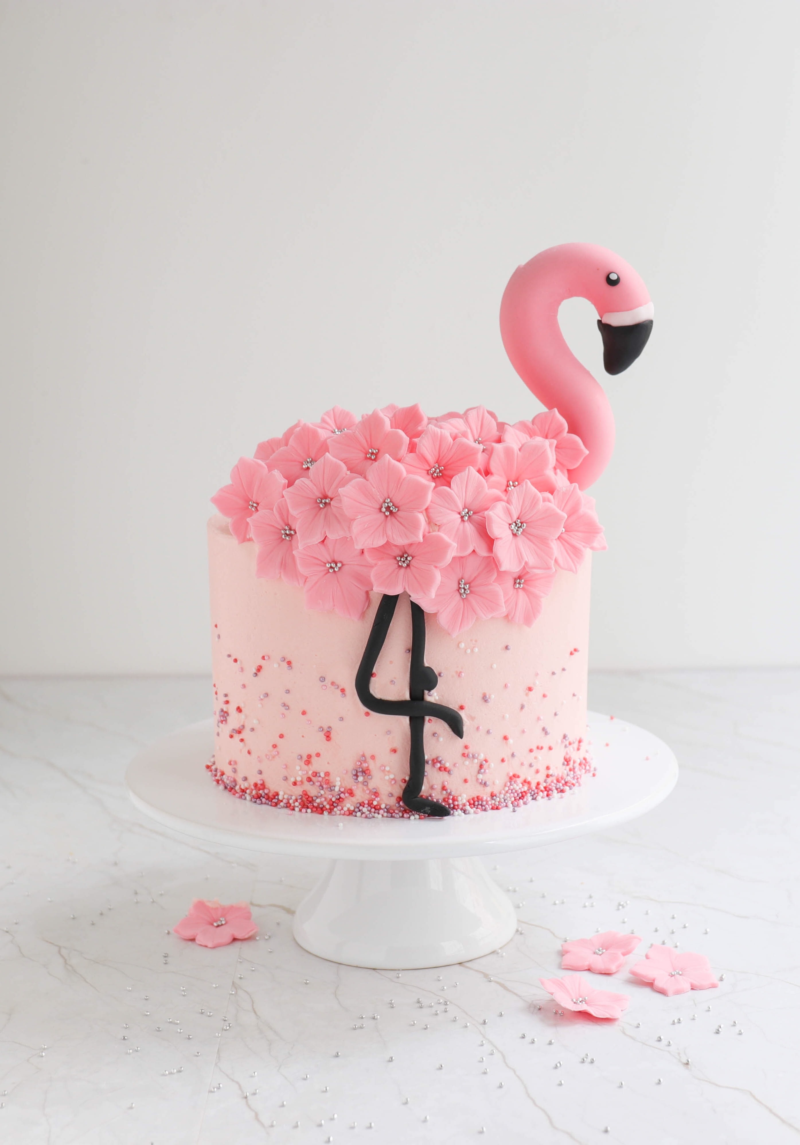 Flamingo Torte mit Erdbeeren zum Geburtstag