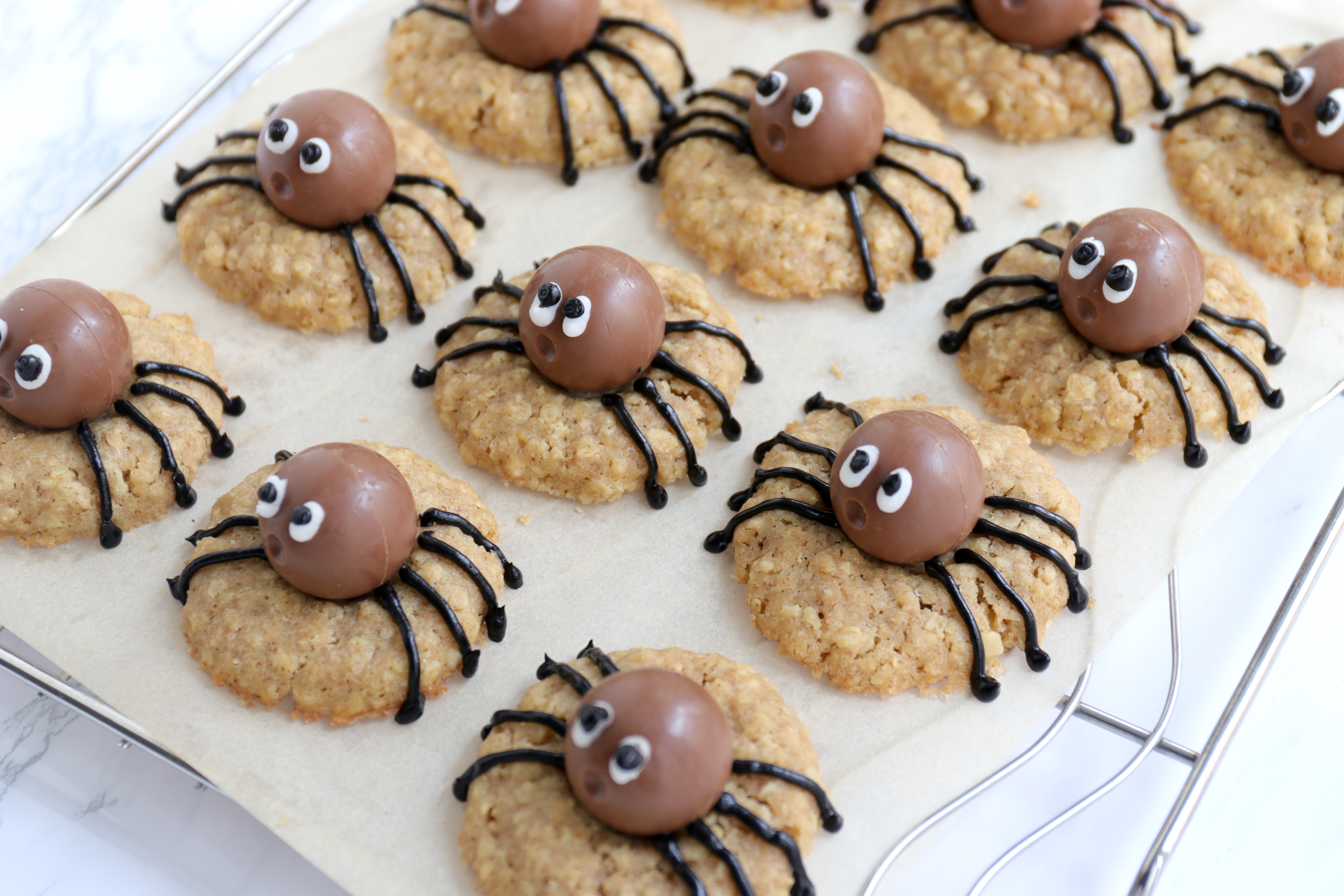 Rezept Spider Cookies mit Dinkelkeks und Schoko