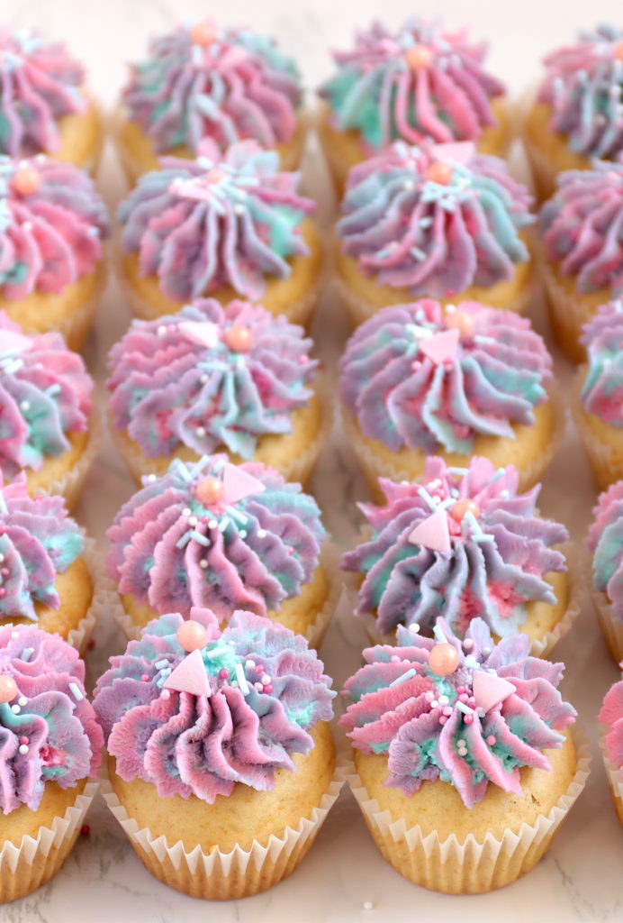 Rezept für Regenbogen Mini Cupcakes